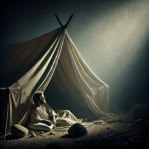 21. Išgėręs vyno, jis pasigėrė ir gulėjo apsinuoginęs savo palapinėje.